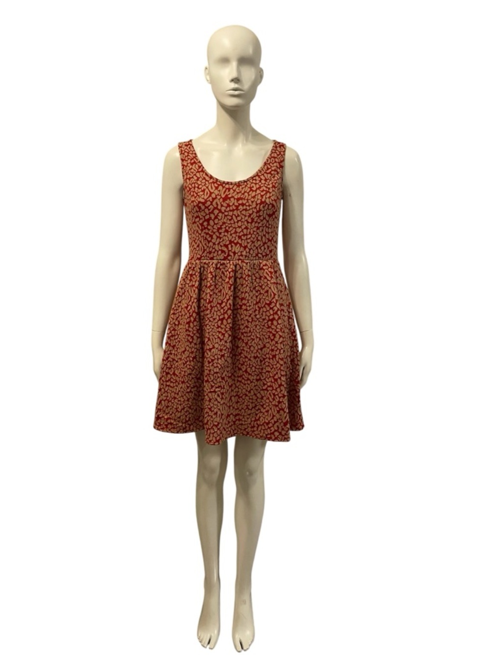 ~MAEVE Red and Beige Textured Dress, Small. - Picture 4 of 11